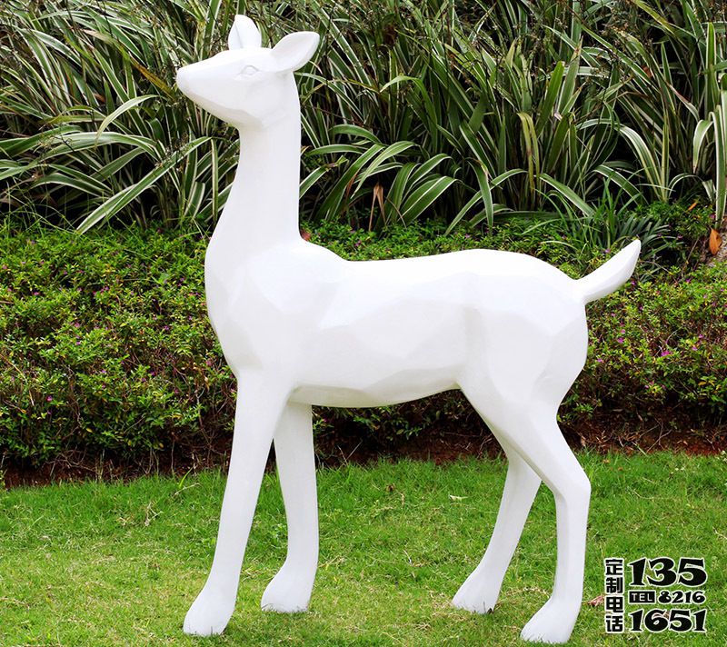 戶(hù)外草坪玻璃鋼花園景觀鹿雕塑 戶(hù)外草坪玻璃鋼花園景觀鹿雕塑