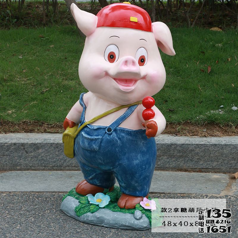 公園游樂(lè)場(chǎng)擺放的玻璃鋼卡通小豬雕塑 公園游樂(lè)場(chǎng)擺放的玻璃鋼卡通小豬雕塑