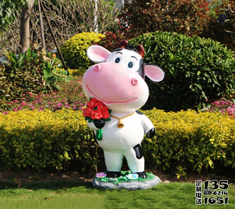 公園戶(hù)外玻璃鋼卡通小奶牛雕塑 公園戶(hù)外玻璃鋼卡通小奶牛雕塑